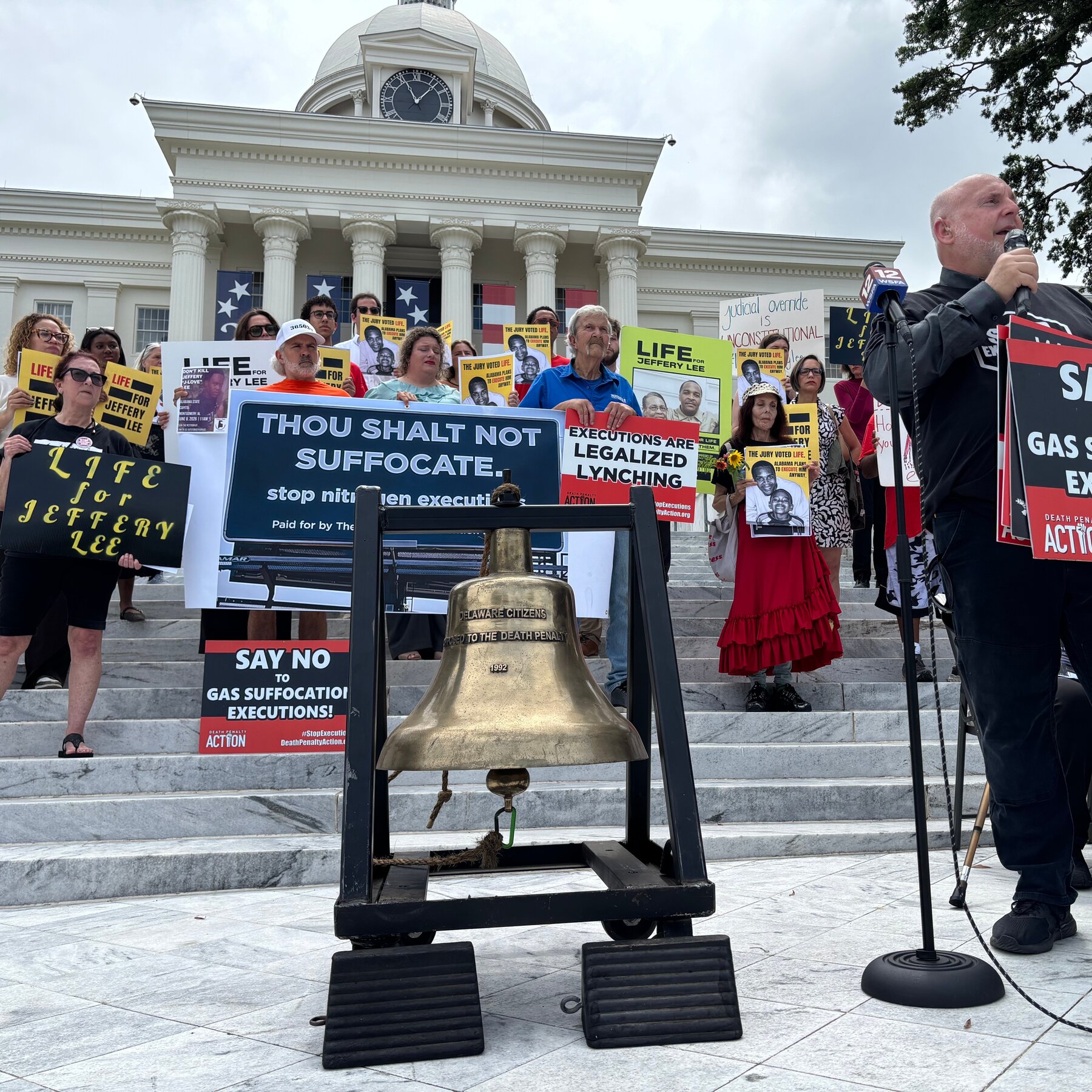 Alabama Executes Inmate After Supreme Court Blocks Appeal