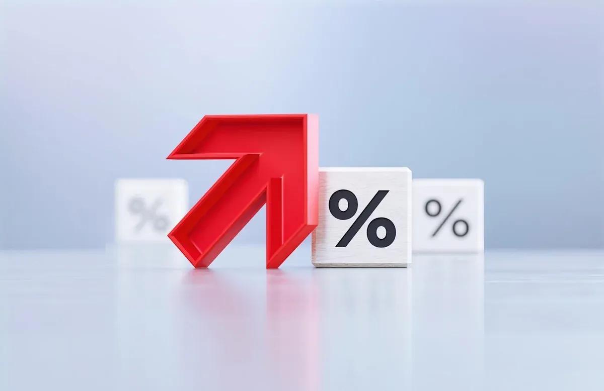 Ares Capital Yield Hits 10% Amid Rising Credit Stress