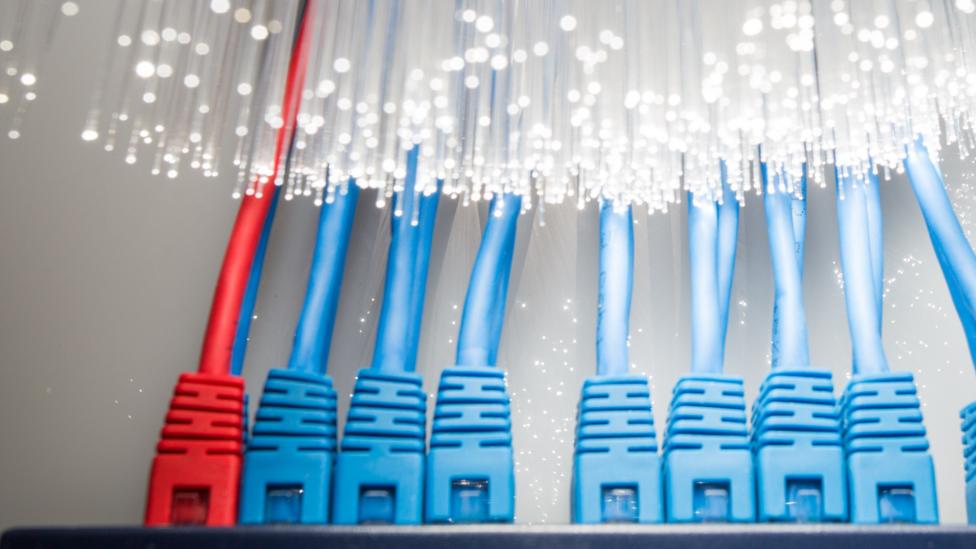 Data Centers Switch to Light Speed to Cut Power Use
