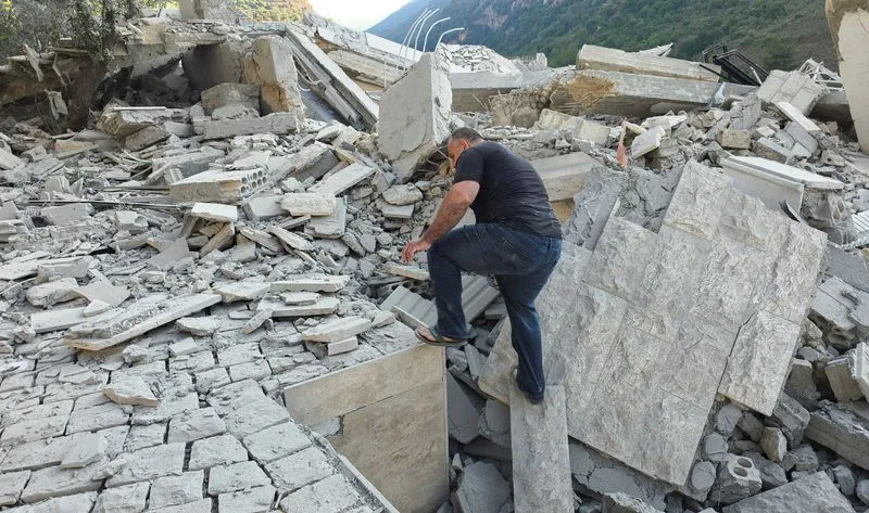 Four Killed as Israeli Air Strikes Hit Southern Lebanon