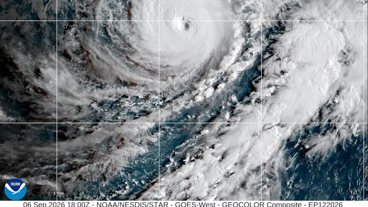Hawaii Urges Readiness as Hurricane Lowell Approaches