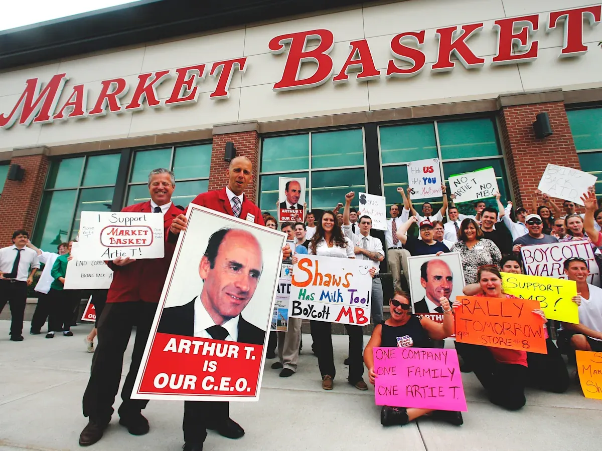 Market Basket Empire Faces New Legal War A Decade After Crisis