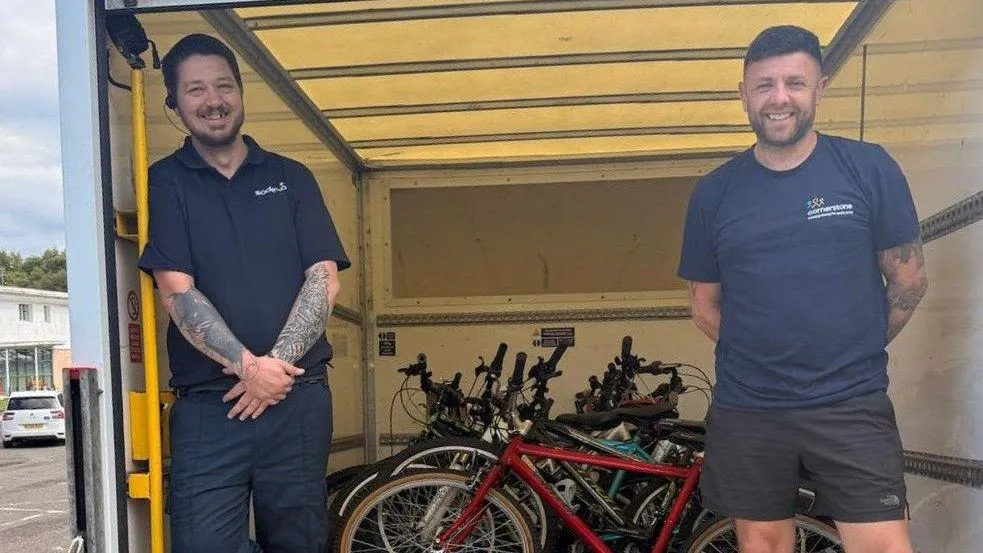 Prison Maintenance Scheme Donates Restored Bikes to Homeless