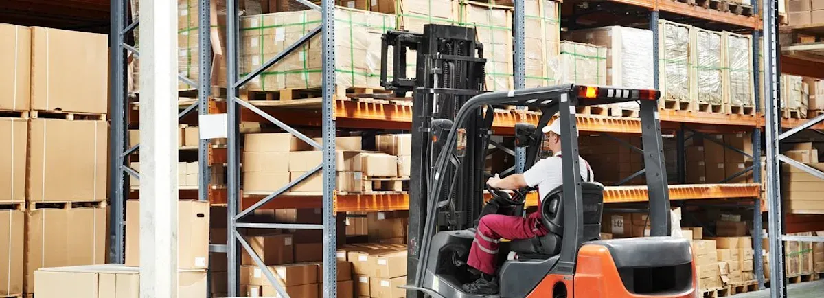 United Rentals Pullback Offers Strategic Entry Point