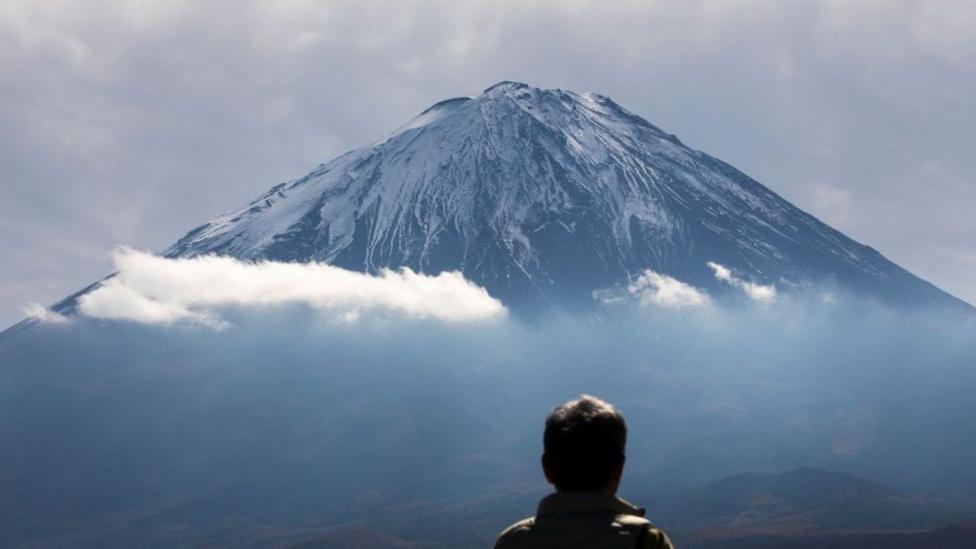 Japan Imposes Hefty Search Rescue Fees for Mount Fuji Climbers