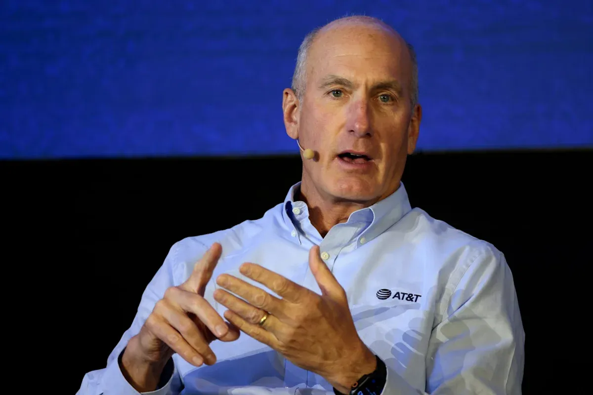 Why Corporate Leaders Are Eliminating Passive Meetings