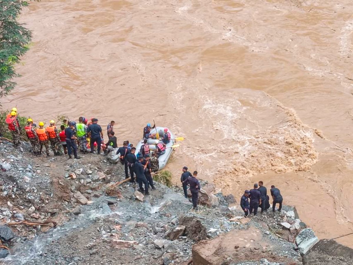 Nepal Landslide Rescue Pulls Trapped Woman Alive From Mud