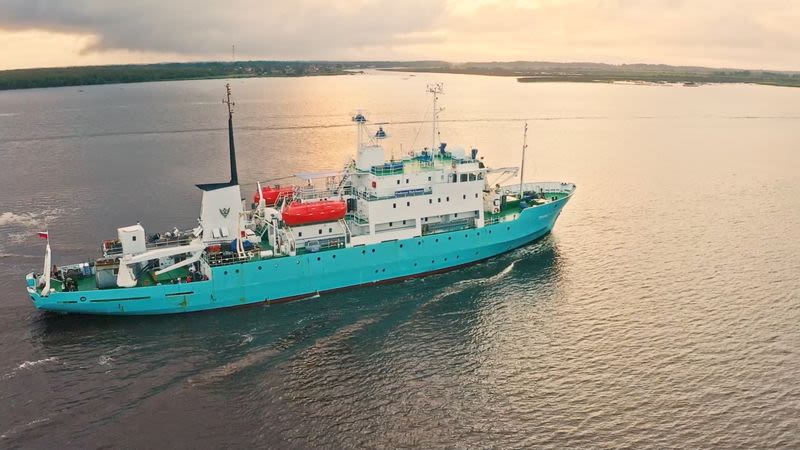 Norway Seizes Russian Arctic Vessel Over Ukrainian Energy Award