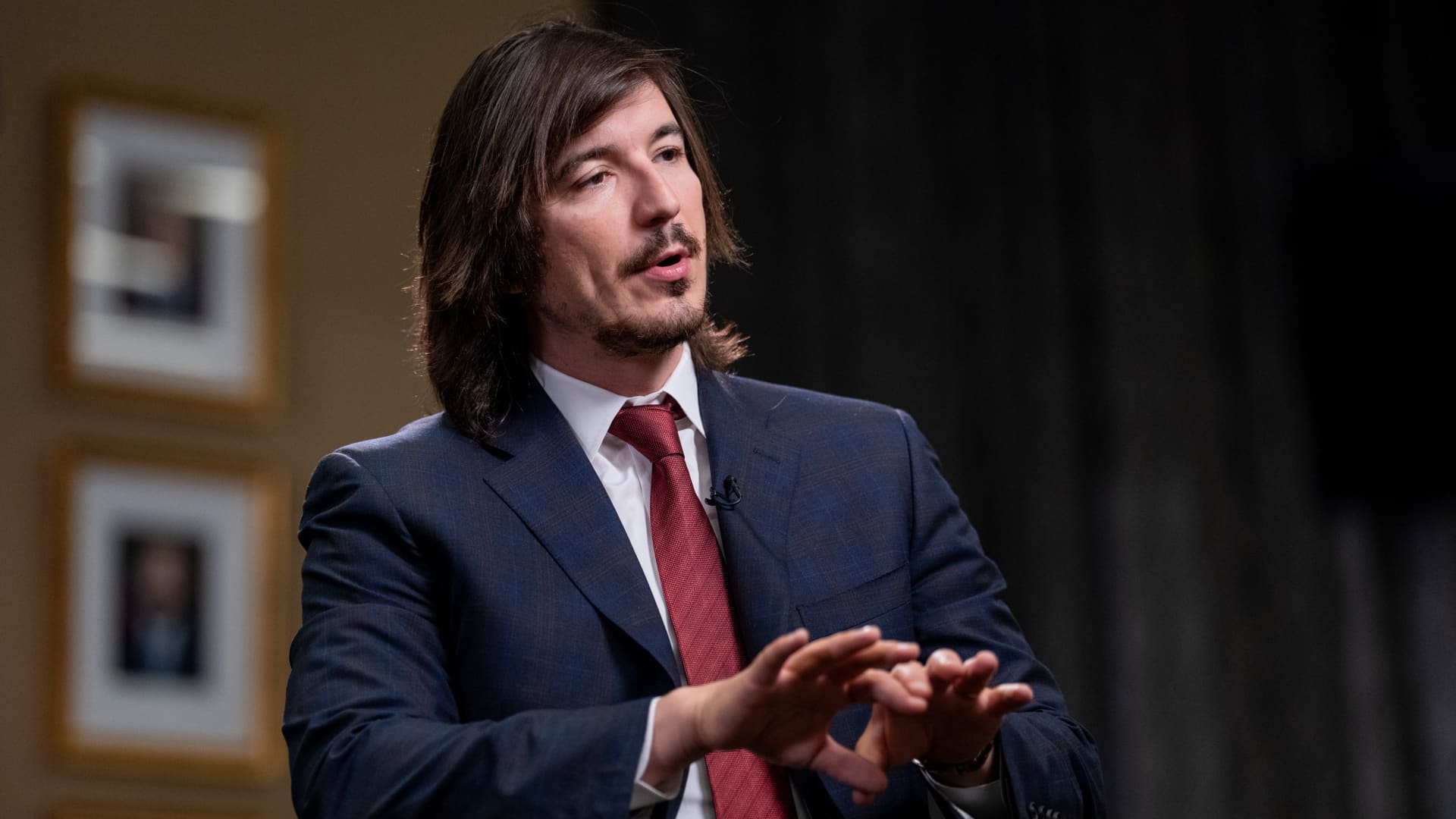 Robinhood CEO Defends Stock Tokens Amid Rising AMC Dispute