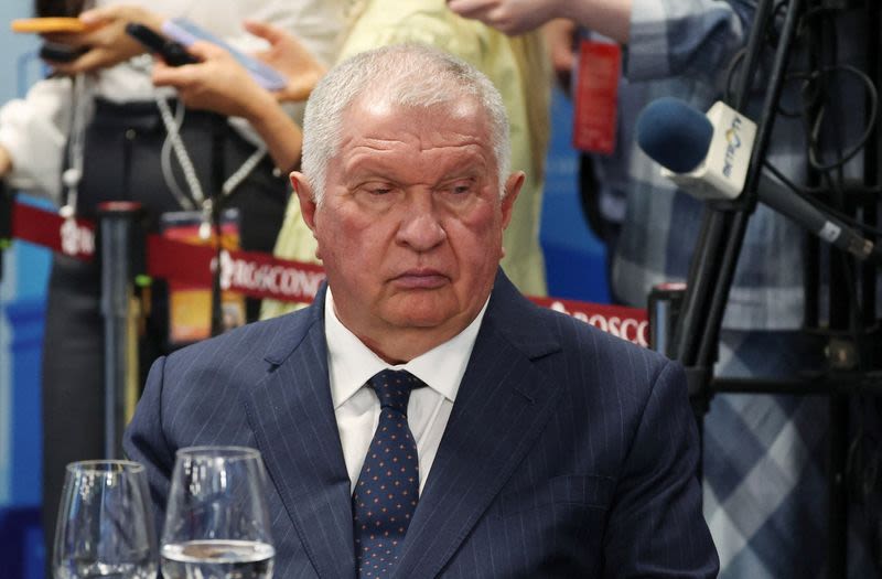 Russia Asserts China Has Overtaken OPEC in Global Oil Control
