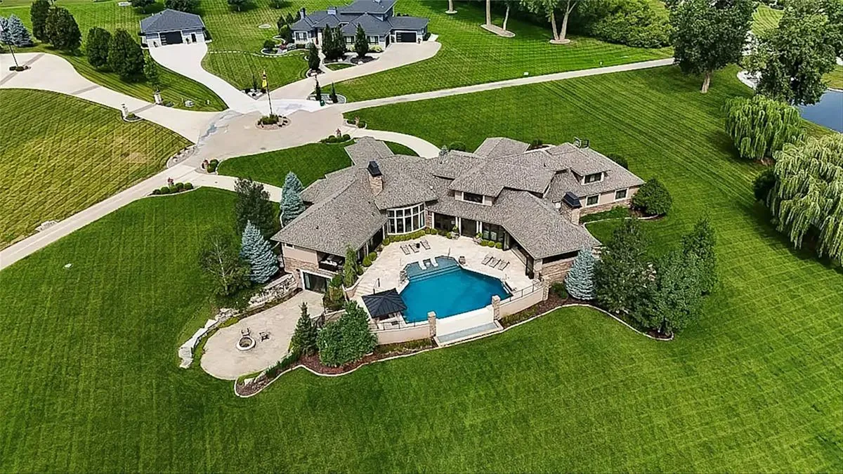 Midwest Luxury Real Estate Surge Highlighted by Johnston Estate