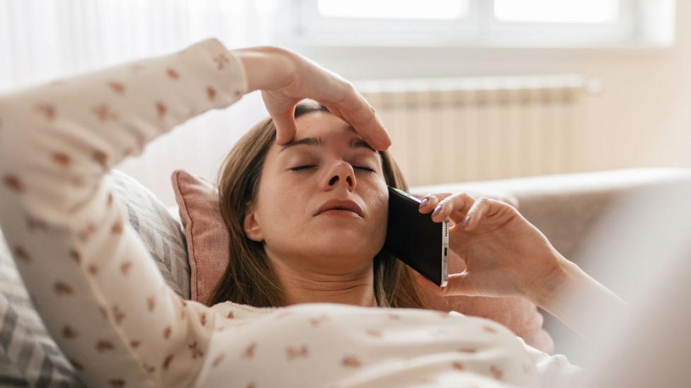 Sick Leave Rules: UK Adviser Urges Phone Calls to Bosses