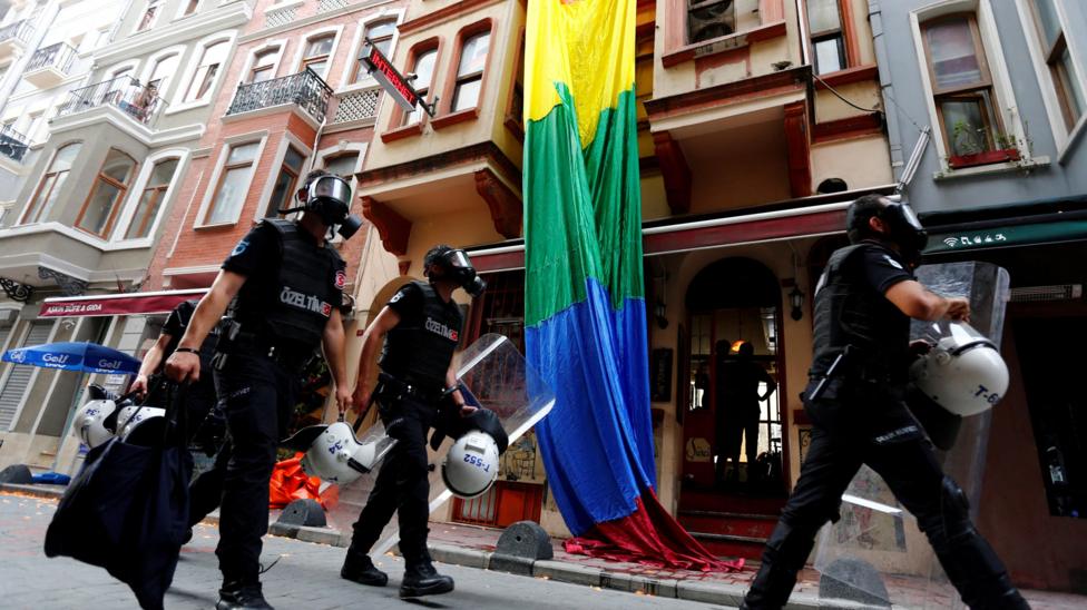Turkey Police Detain LGBTQ Activists in Coordinated Raids