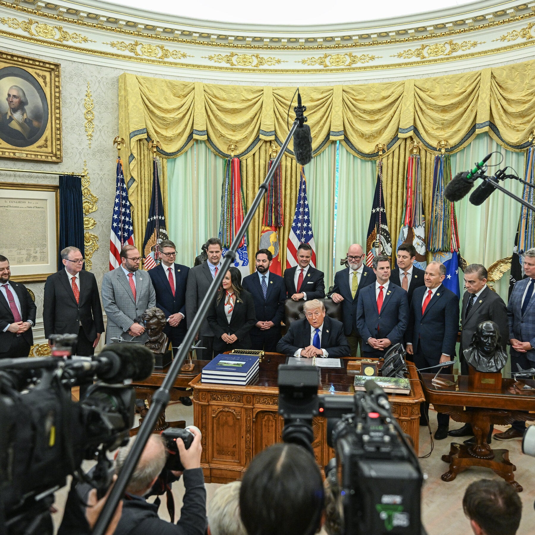 TV Networks Resume Trump Coverage Amid White House CNN Standoff
