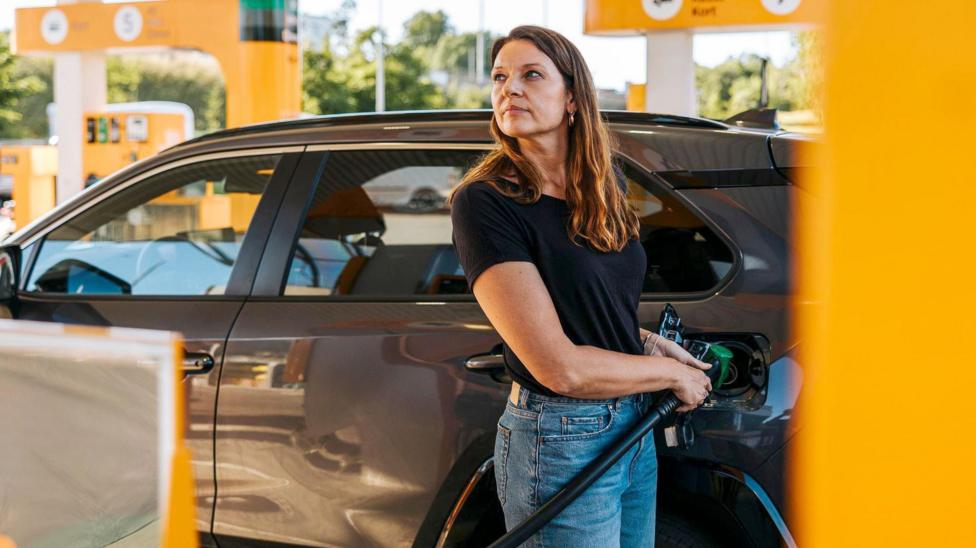 UK Petrol Prices Surge as Middle East Conflict Drives Oil Costs