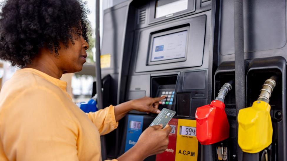 US Inflation Climbs 3.4% as Fuel Costs Strain Consumer Budgets