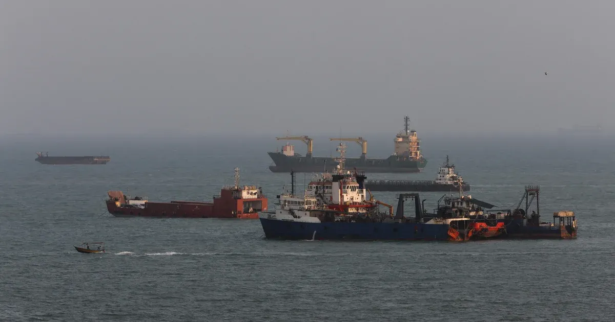 US Strikes Iranian Tankers After Missile Attack on Navy Ships
