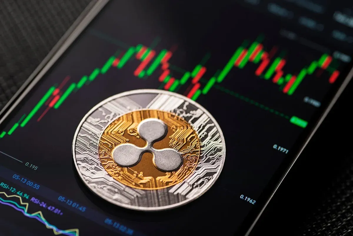 Crypto Adoption Gap Fails to Lift XRP and Chainlink Valuations