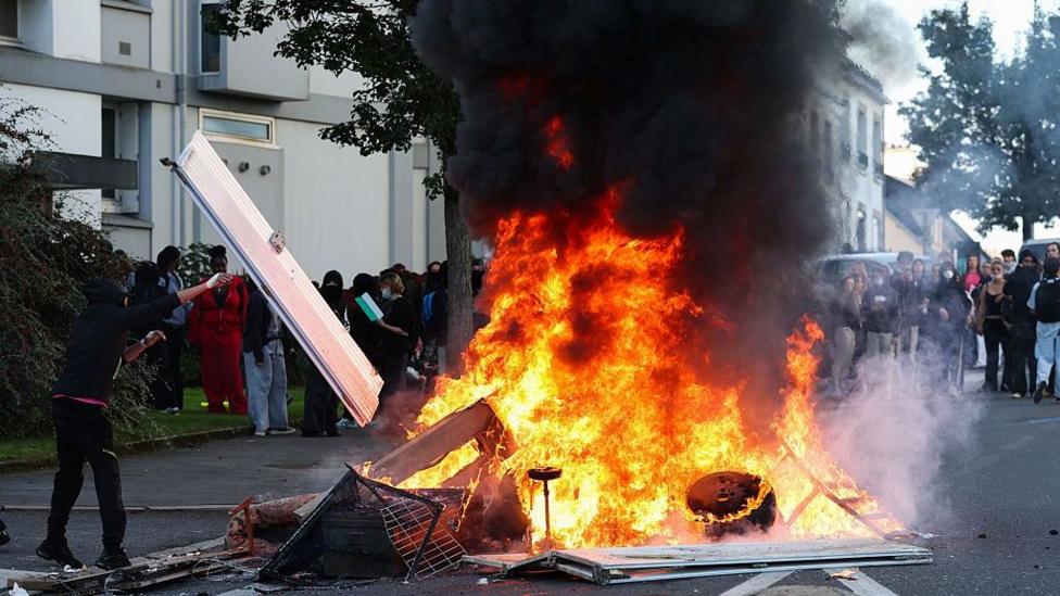 France Education Protests Escalate as 600 Schools Disrupted
