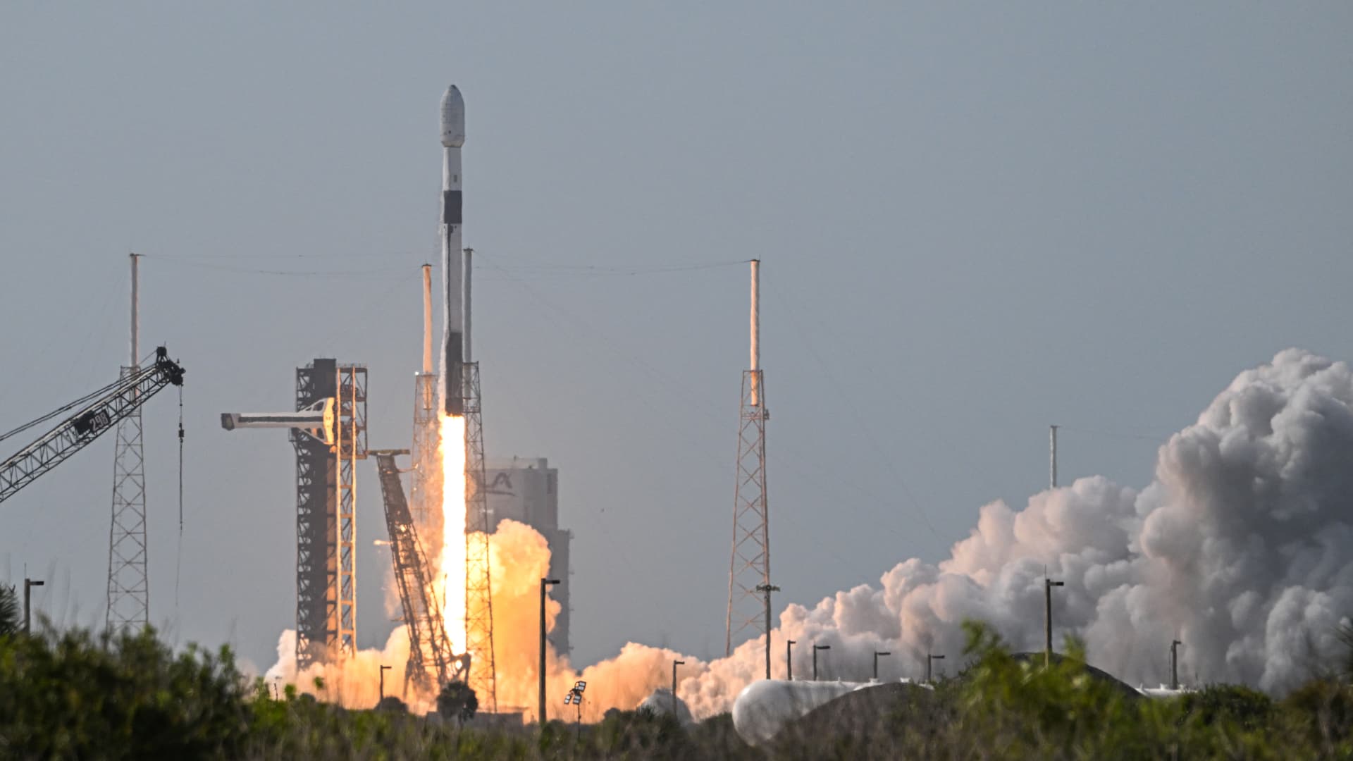 SpaceX Launches Google AI Chips Into Orbit for Space Data Centers